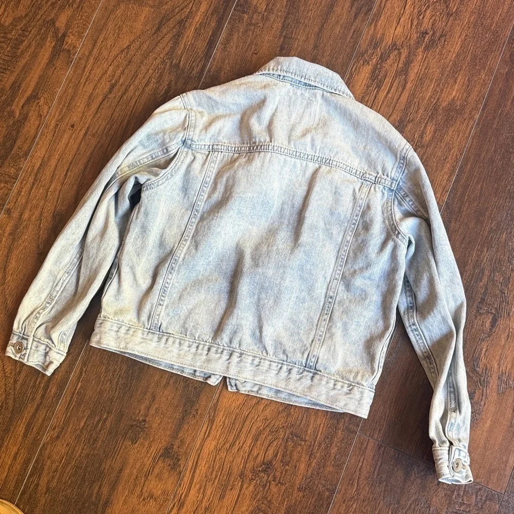 Children’s Place light wash jean jacket. Size 7/8 (I8)